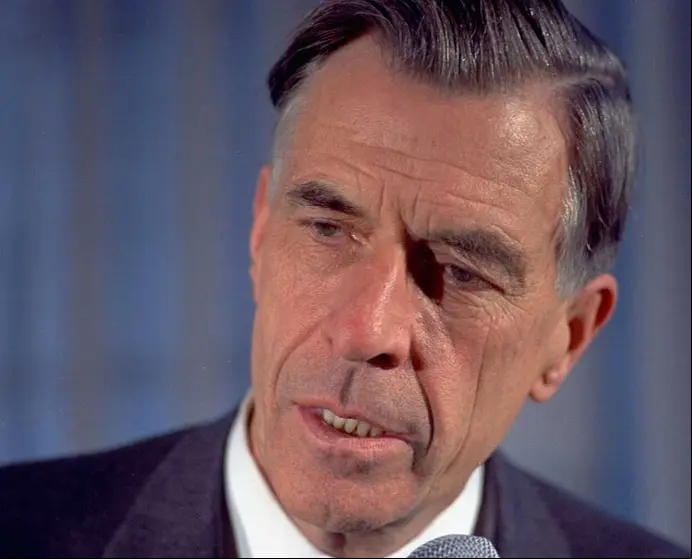 John-Kenneth-Galbraith-1968bb
